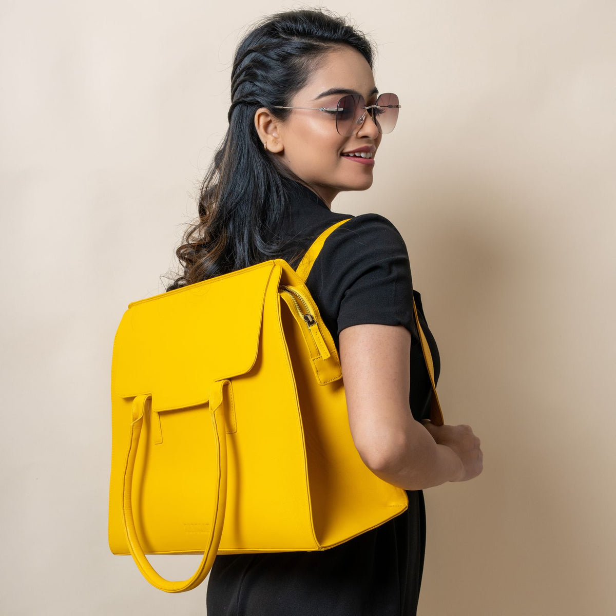 Zayelan Carryall Bag Laptop Bag convertible.