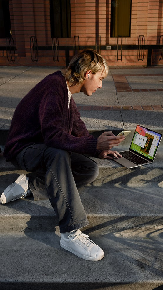University students can purchase the MacBook Air M2 at iStore Mauritius at a discounted price.